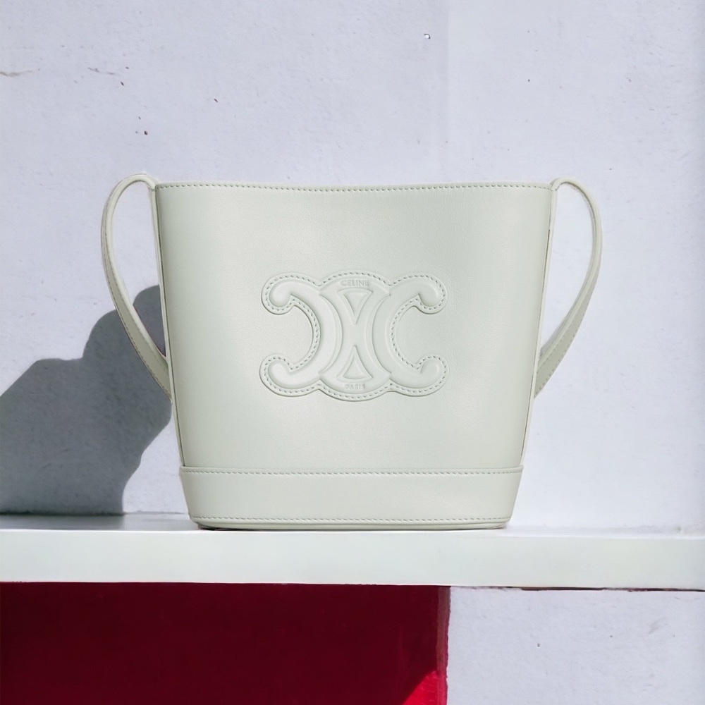 👜 🆕 Celine Mini Bucket Cuir Triomphe In smooth Calfskin leather in color 
Jade
